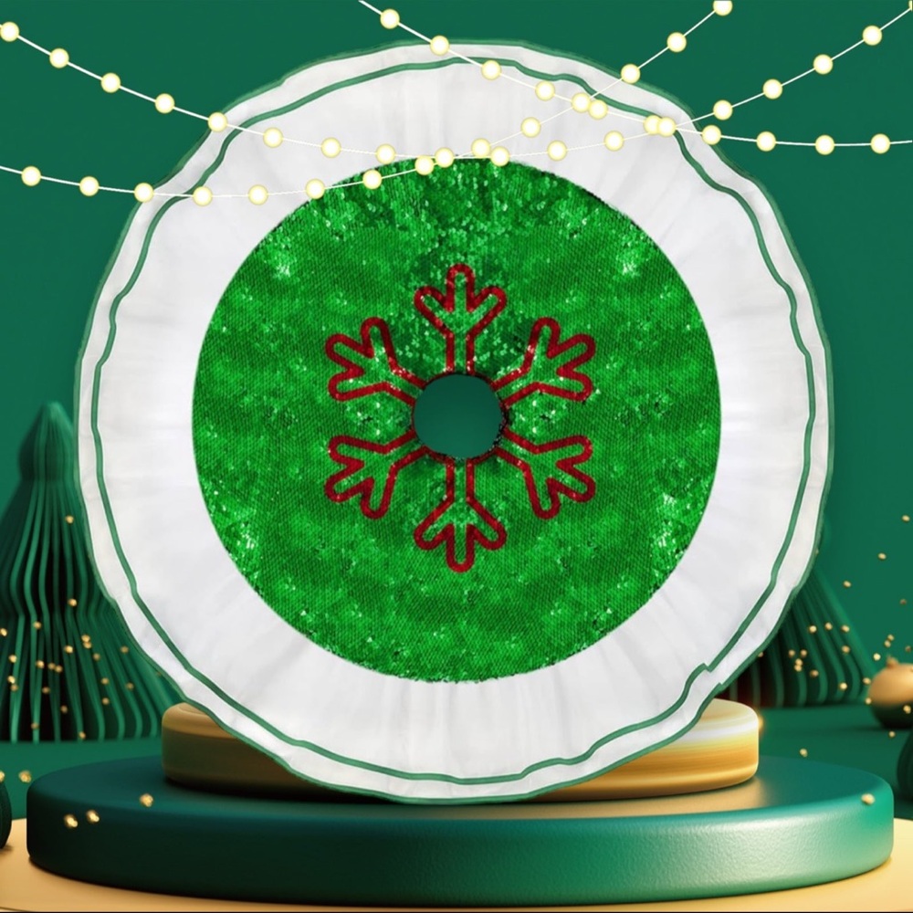 Festive Green and White Tree Skirt with Red Snowflake 40”
